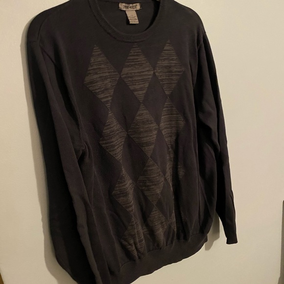 Lightweight argyle style sweater - Picture 5 of 5